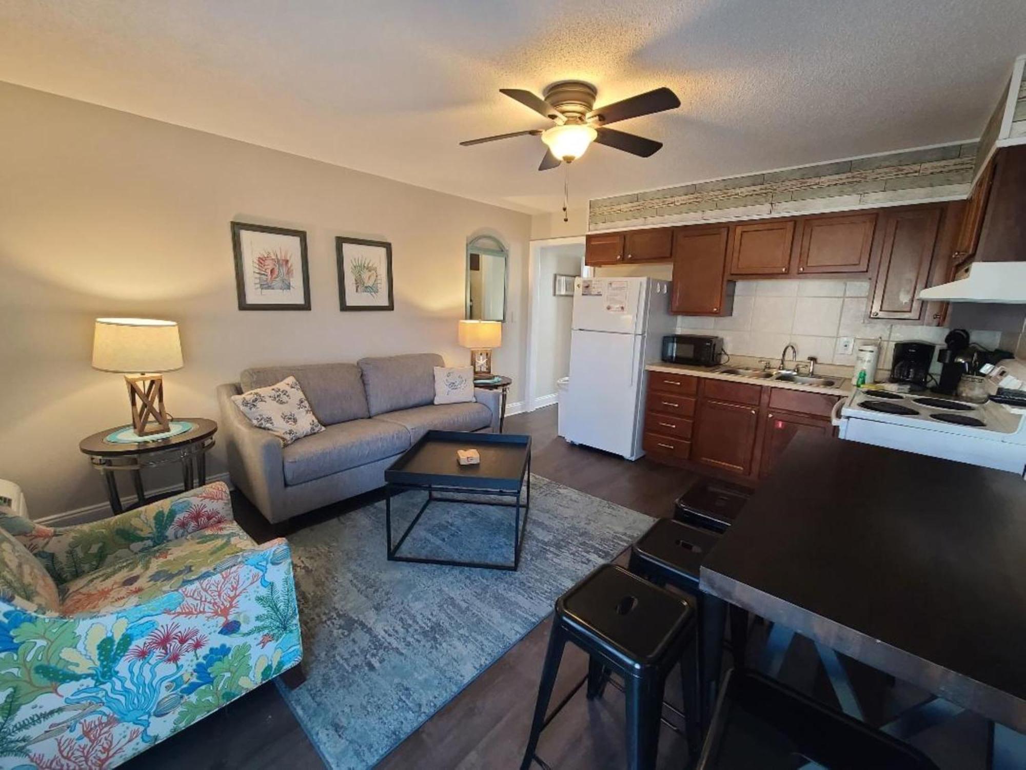 Cozy Condo Just Steps To The Beach, Unit 2 - Sleeps 4 ガルフ・ショアーズ エクステリア 写真